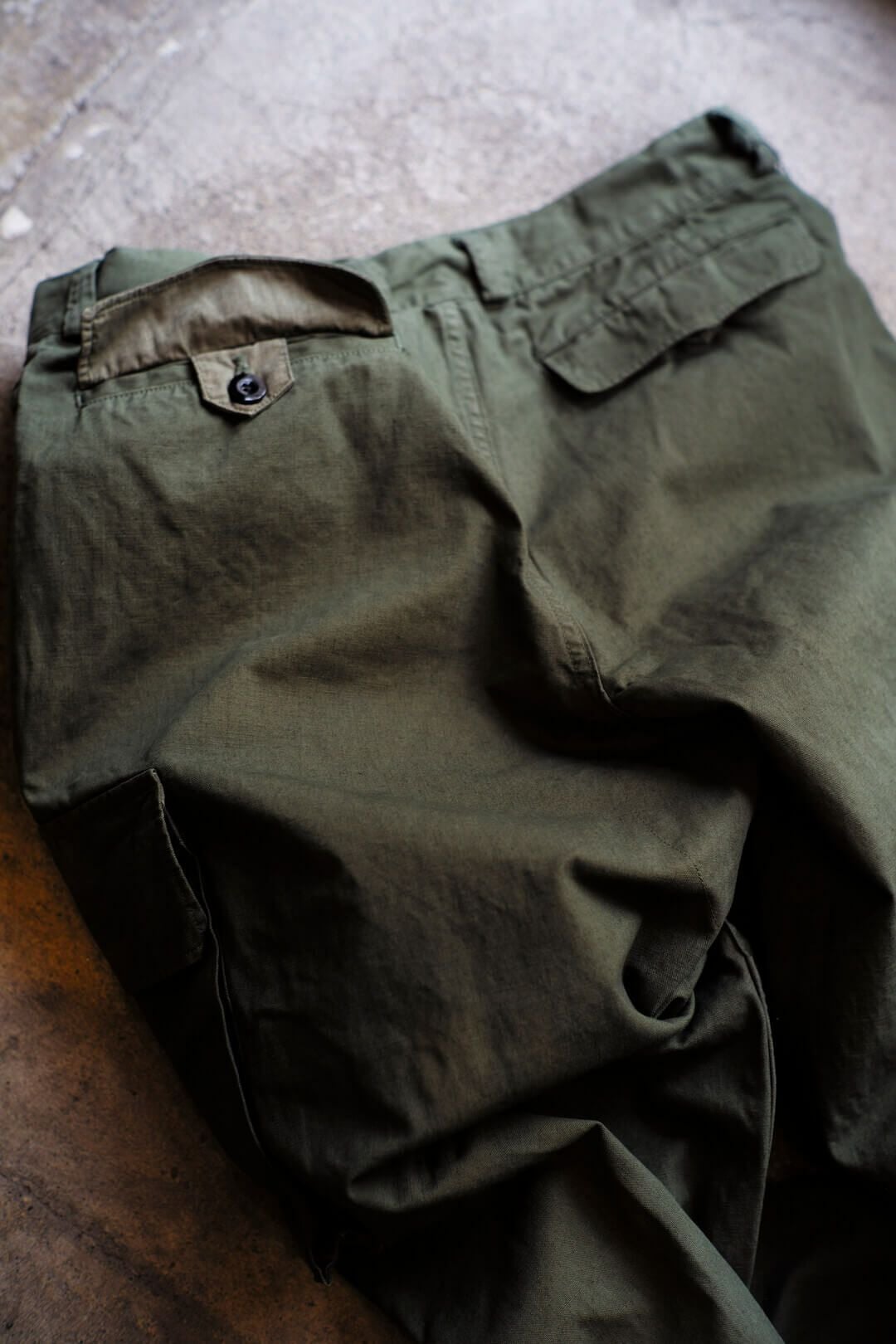 PANTALON BLESLE（OLIVE） | ARCH ONLINE SHOP