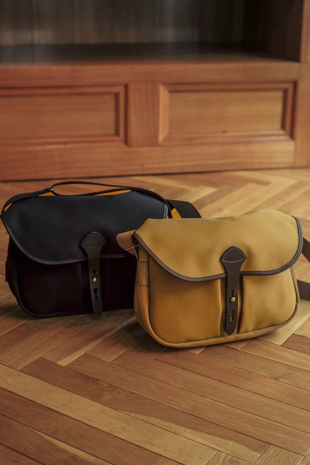 Wickham Small（KHAKI, BLACK） | ARCH ONLINE SHOP