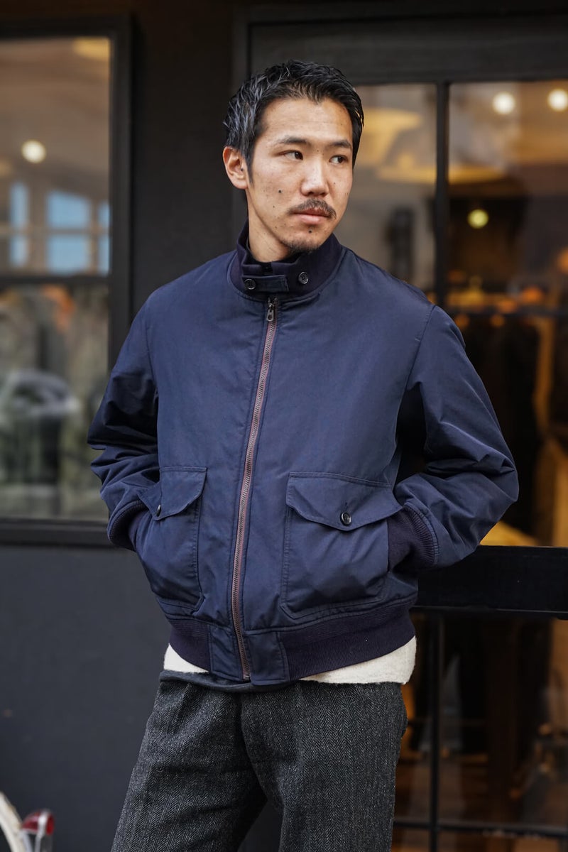 (身長180cm 体重70kg / 着用サイズ L)