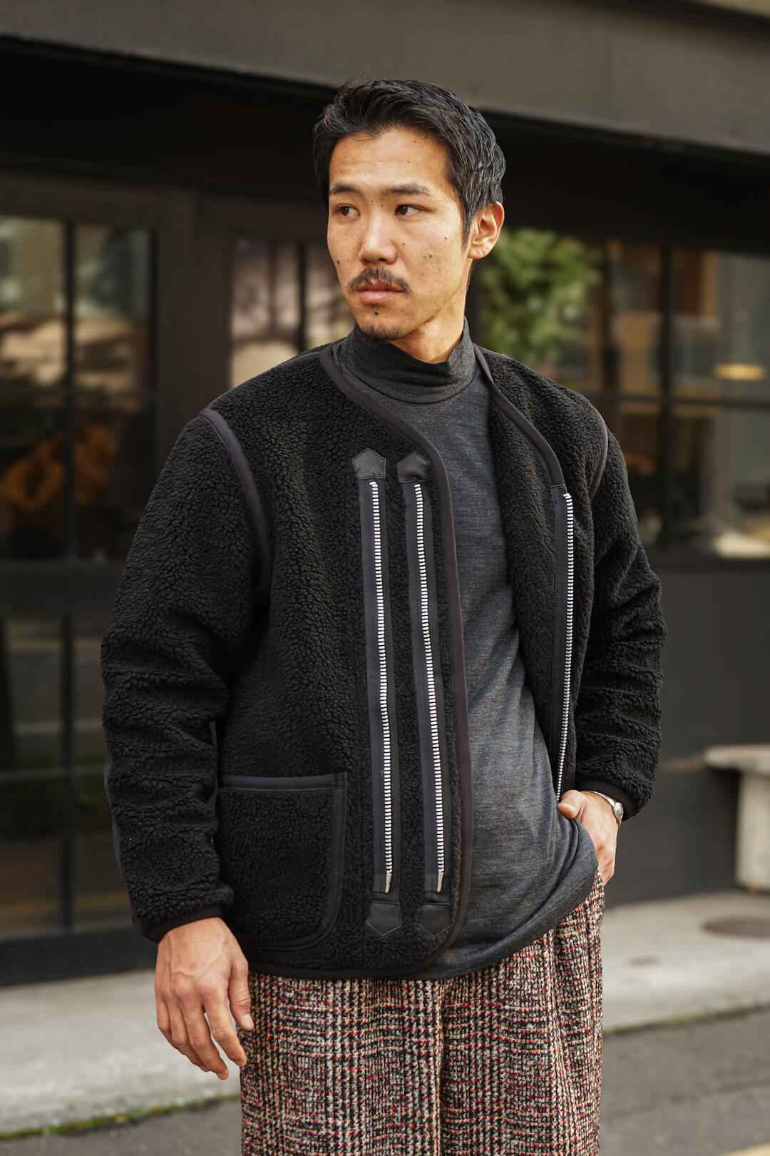 (身長180cm 体重70kg / 着用サイズ L)