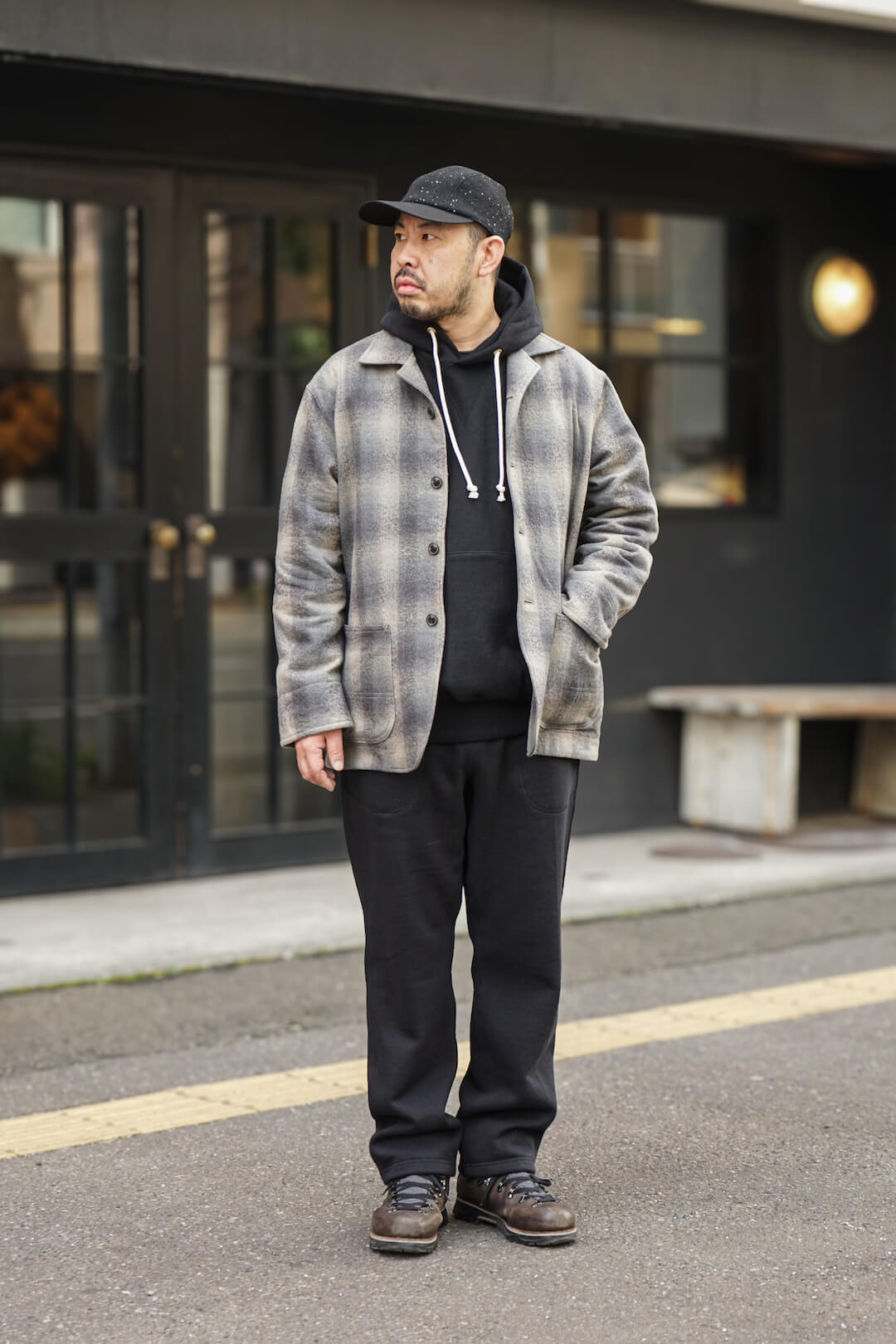 (身長180cm 体重90kg / 着用サイズ XL)